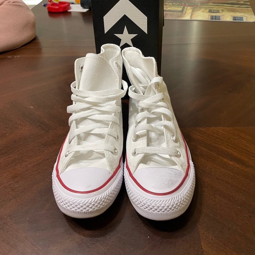 Converse Optical White Canvas Hightops  Unisex. Mens Size 4.5 Women’s Size 6.5